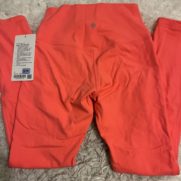 NWT Lululemon Leggings size 6 - Picture 3 of 4